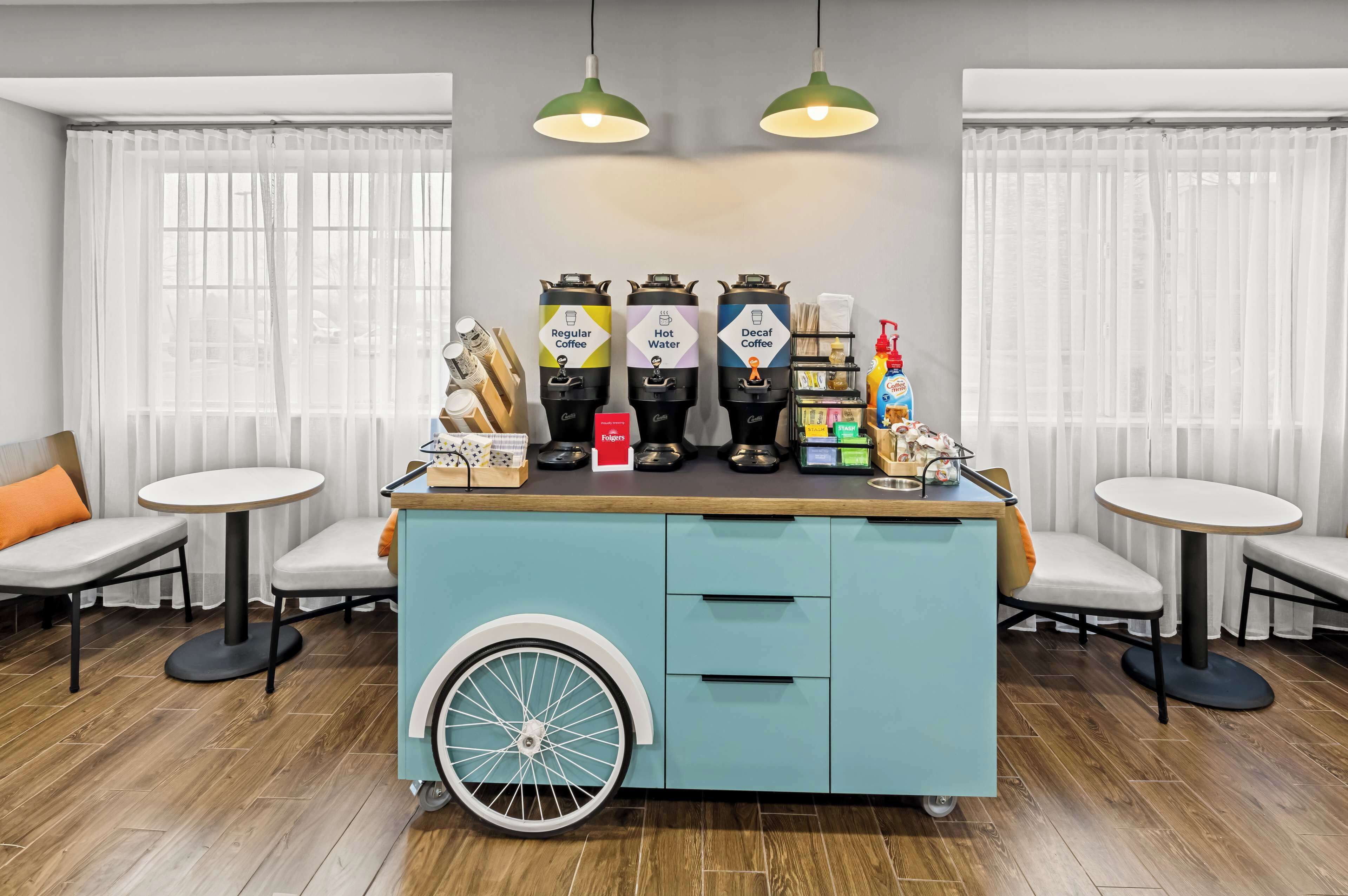 free daily continental breakfast