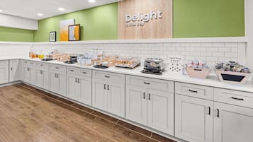 Free daily continental breakfast