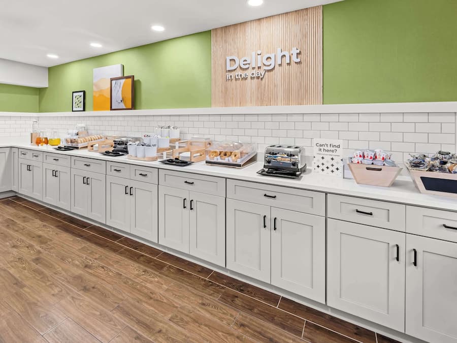 Free daily continental breakfast