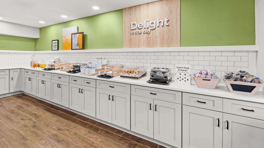 Spark by Hilton Sterling Dulles Airport