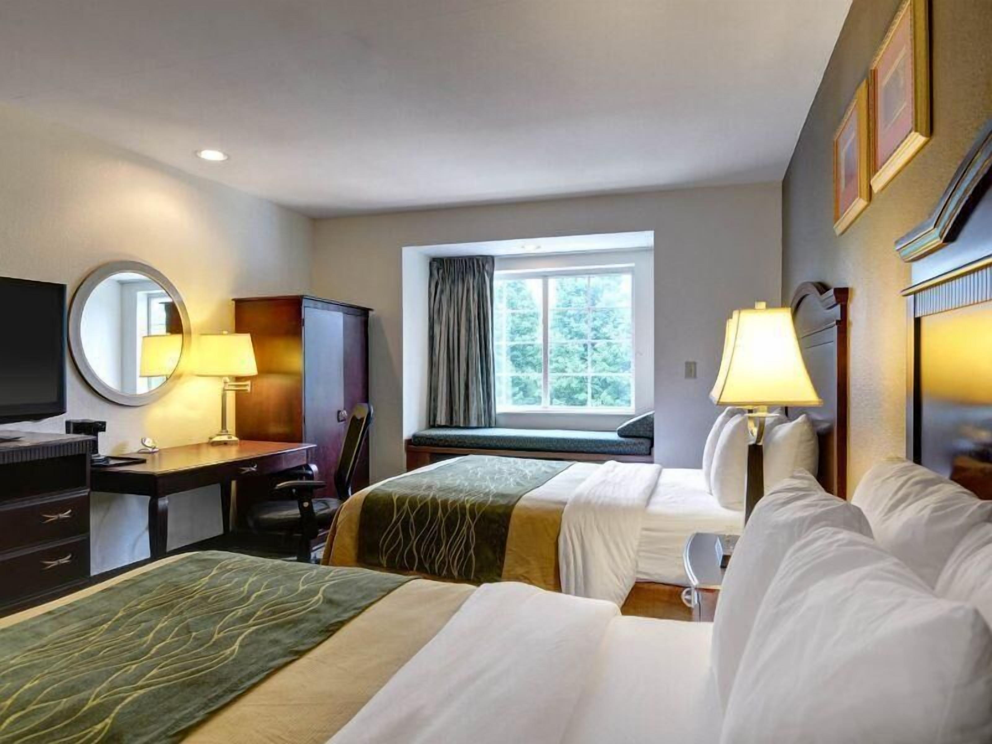 Desk, blackout drapes, iron/ironing board, free WiFi