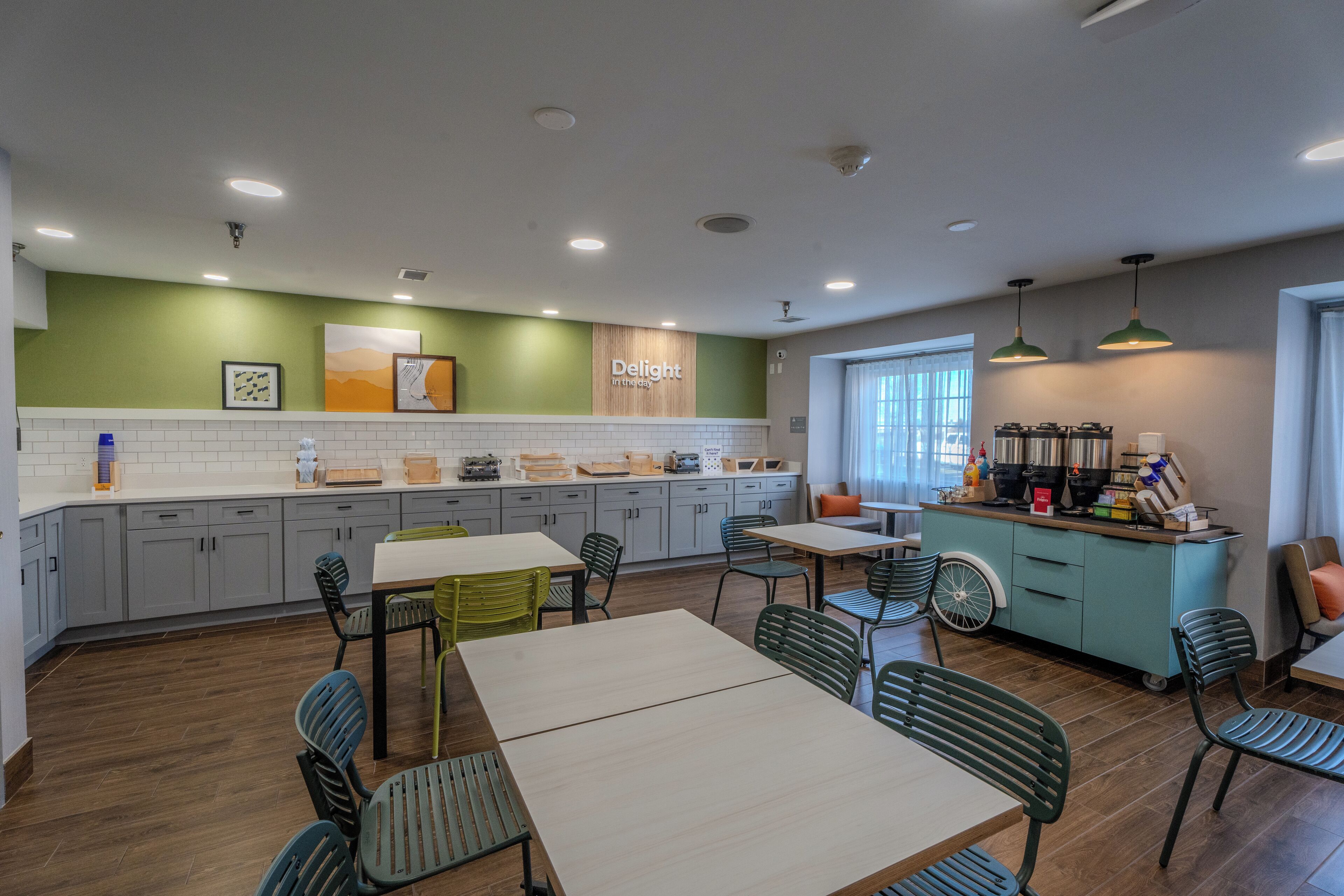 free daily continental breakfast