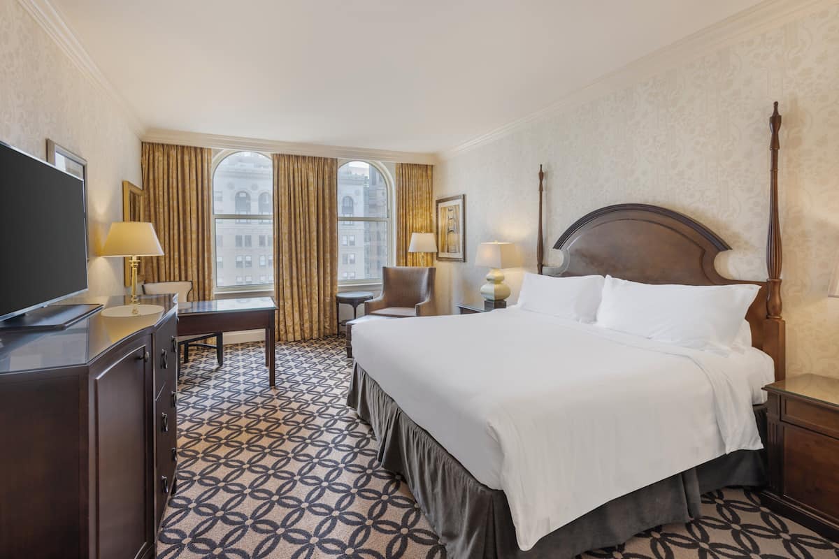 1 bedroom, Egyptian cotton sheets, premium bedding, down duvets