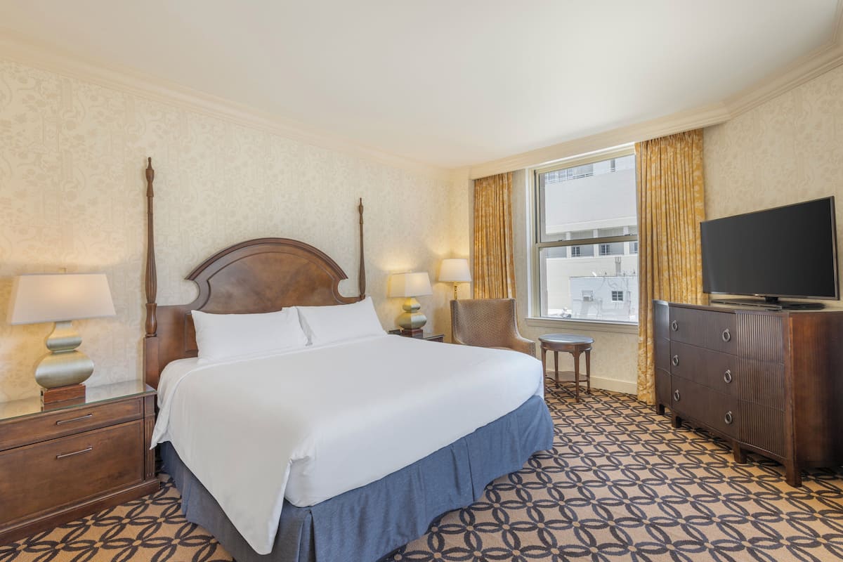 Suite, 1 King Bed (California)