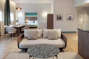 Down comforters, pillowtop beds, minibar, in-room safe - Melia Milano (Milan)