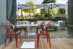 2 bars/lounges - Melia Milano (Milan)