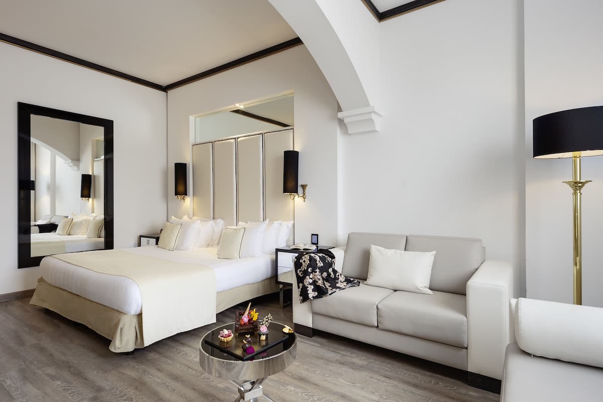 1 habitación, edredón, camas con pillow-top y minibar