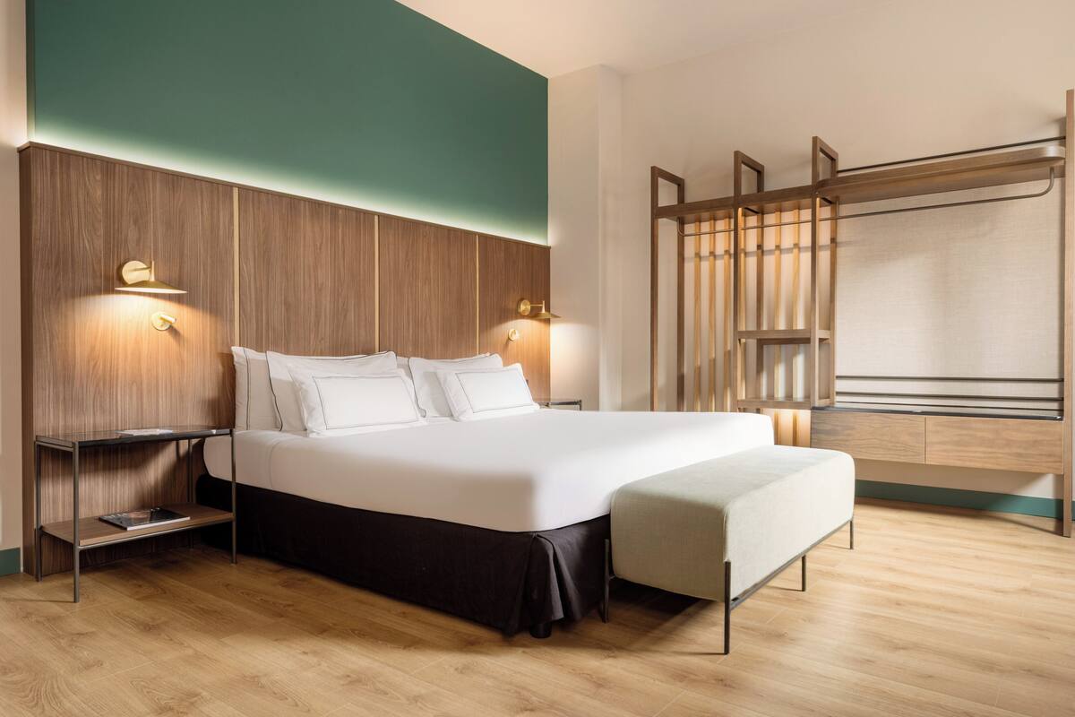 Chambre Familiale | Couette en duvet d'oie, surmatelas, minibar