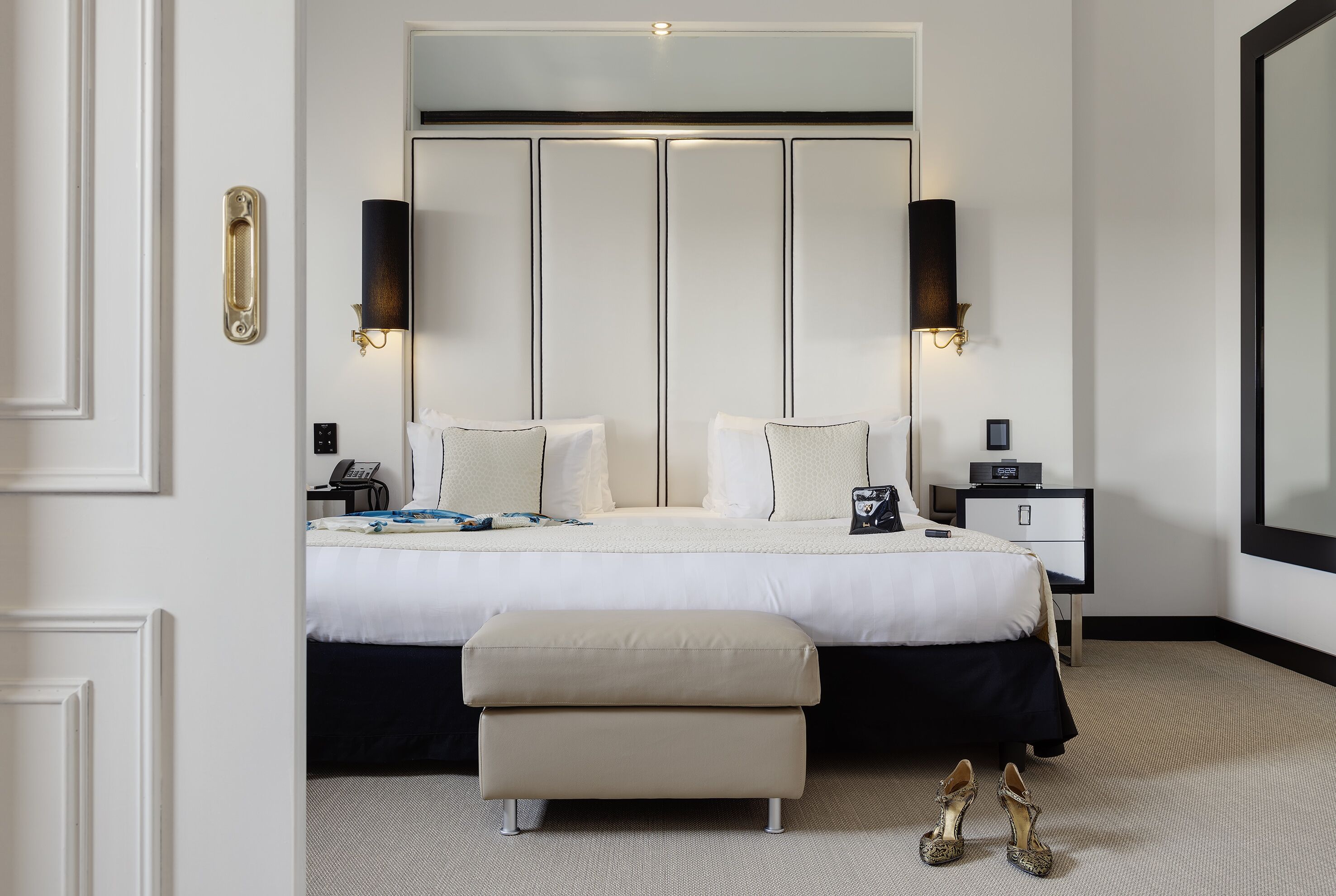 1 bedroom, down duvets, pillow-top beds, minibar