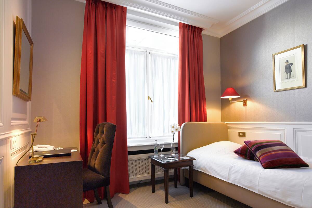 Comfort eenpersoonskamer | Lakens van Egyptisch katoen, luxe beddengoed, Select Comfort-bedden