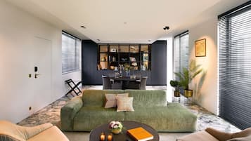 Luksusleilighet, balkong | Sengetøy i egyptisk bomull og sengetøy av topp kvalitet