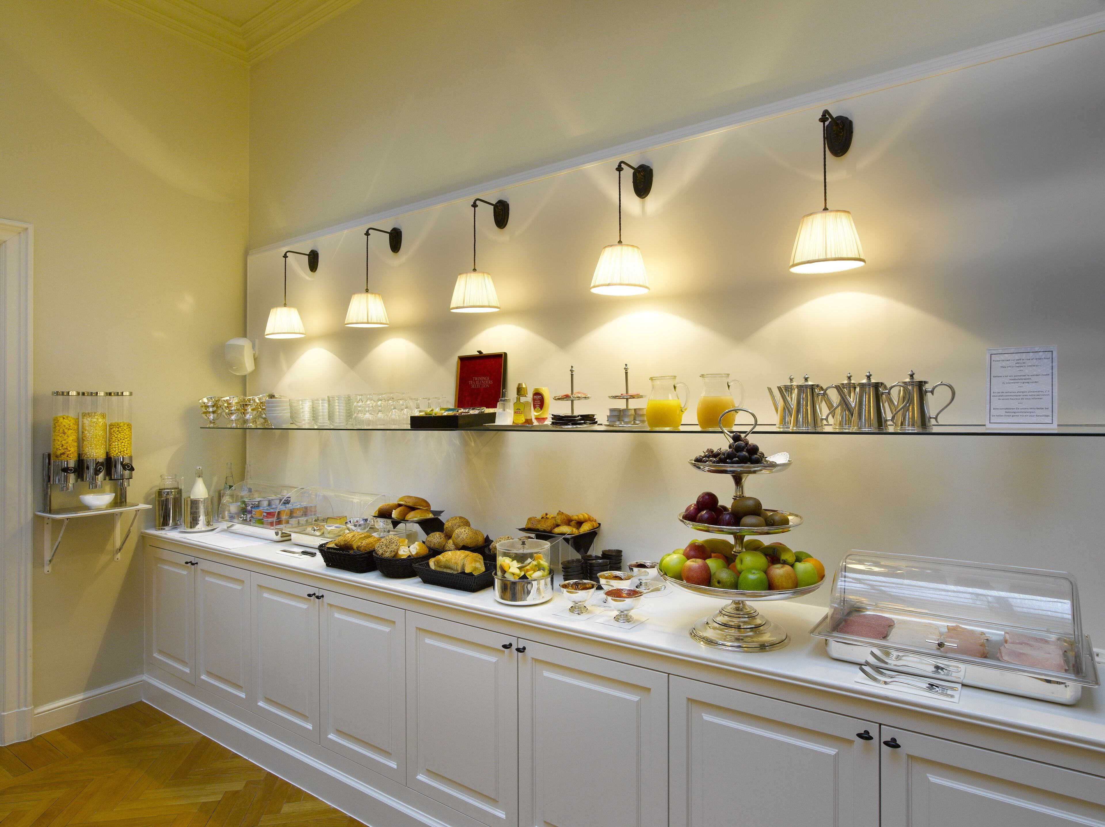 free daily full breakfast