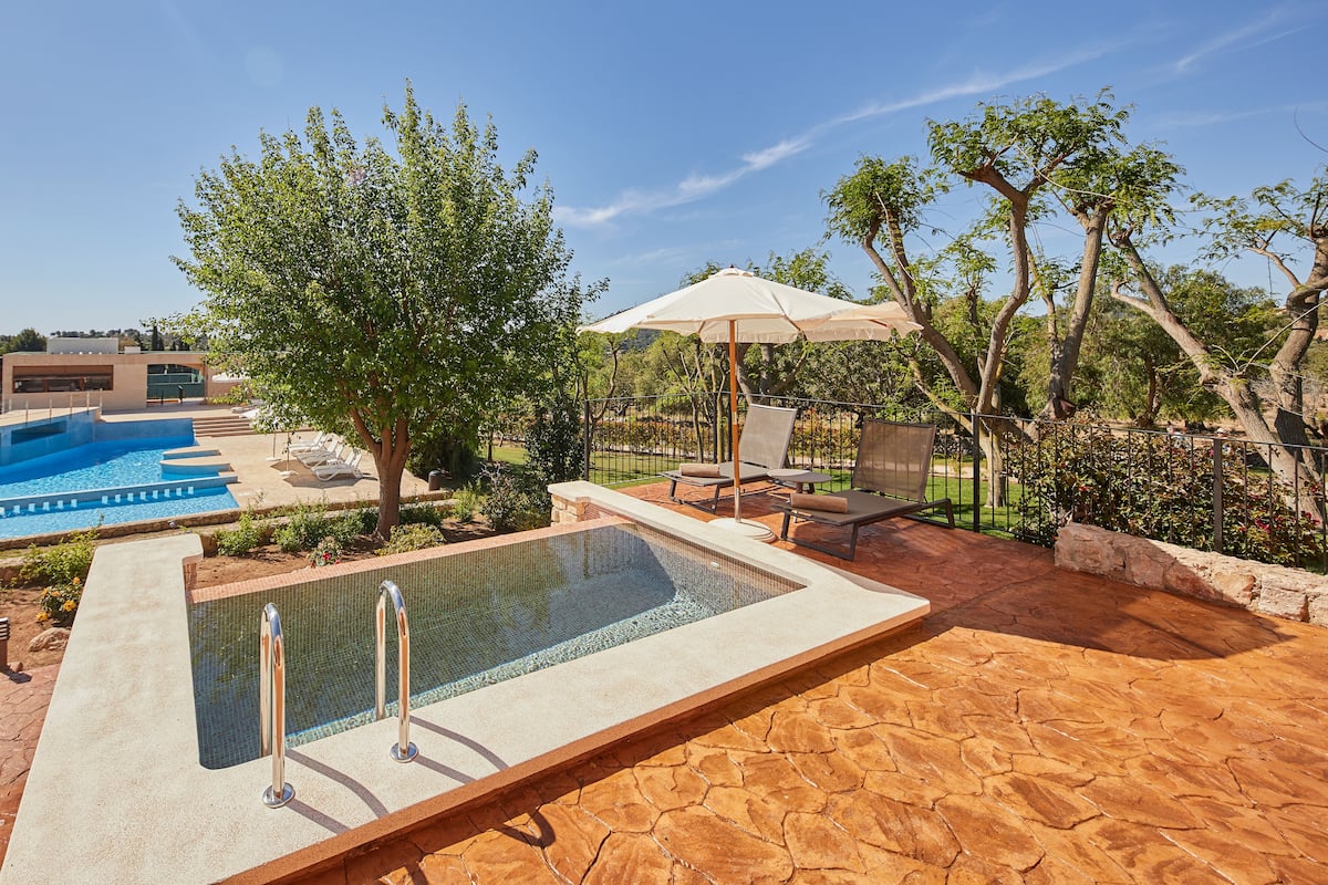 Private pool
