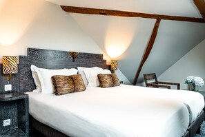 Superior Twin Room | Premium bedding, minibar, in-room safe, desk - Pavillon Opera Grands Boulevards (Paris)