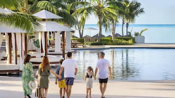 2 ๊ฐ์ ์ผ์ธ ์์์ฅ, 09:00 ~ 19:00 ์คํ, ์นด๋ฐ๋(์๊ธ ๋ณ๋), ์์์ฅ ํ๋ผ์