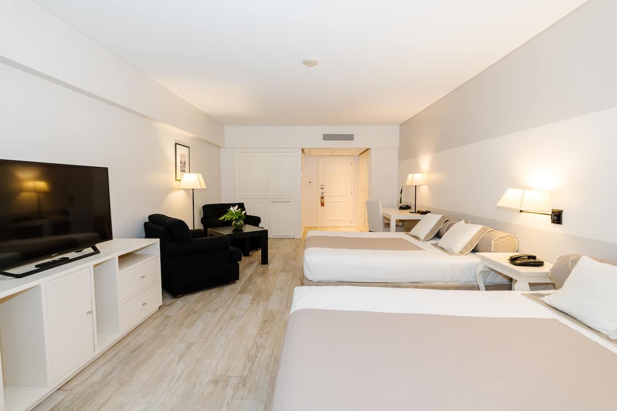 Family Room | 1 bilik tidur, peralatan tempat tidur premium, gebar bulu kapas