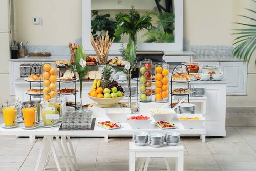 Tägliches inbegriffenes Frühstücksbuffet