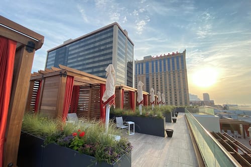 Seasonal outdoor pool, cabanas (surcharge), sun loungers