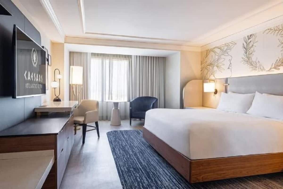 In-room safe, desk, laptop workspace, blackout curtains