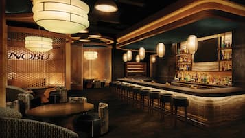 10 restaurants, breakfast, lunch, dinner served; barbecue