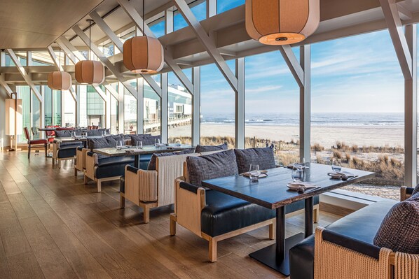 10 restaurants, breakfast, lunch, dinner served; barbecue  - Caesars Atlantic City Resort & Casino - A Caesars Rewards Destination (Atlantic City)