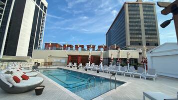 Seasonal outdoor pool, pool cabanas (surcharge), pool loungers
