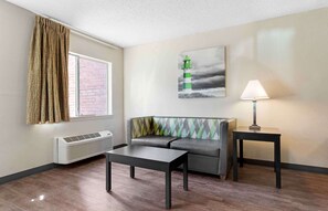 Superior Studio, 1 Queen Bed with Sofa bed, Non Smoking