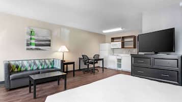 Superior Studio, 1 Queen Bed with Sofa bed, Non Smoking | Desk, iron/ironing board, free WiFi, bed sheets