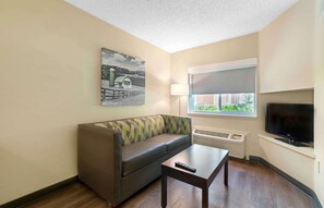 Suite, 1 habitación, no fumadores | Escritorio, wifi gratis, ropa de cama