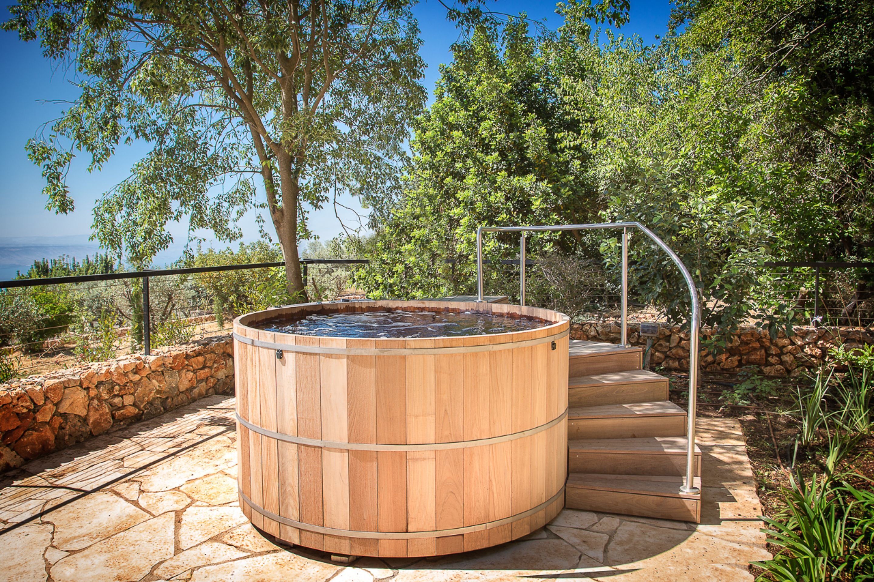 Outdoor spa tub