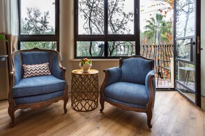 Mitzpe Hayamim Deluxe | Living room | LCD TV