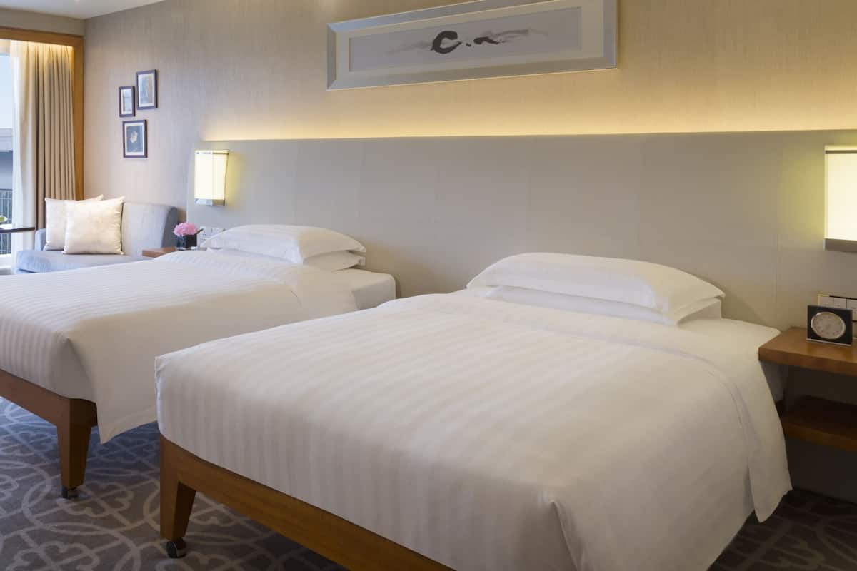 1 sovrum, sängtillbehör av högsta kvalitet, duntäcken och minibar