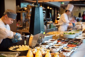 朝食 (ビュッフェ)、毎日提供 (1 名様 258 CNY)