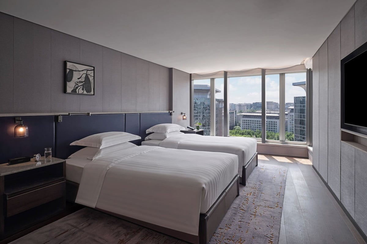 Suite Grand, 2 camas individuales (Deluxe) | Ropa de cama de alta calidad, edredones de plumas, minibar y caja fuerte