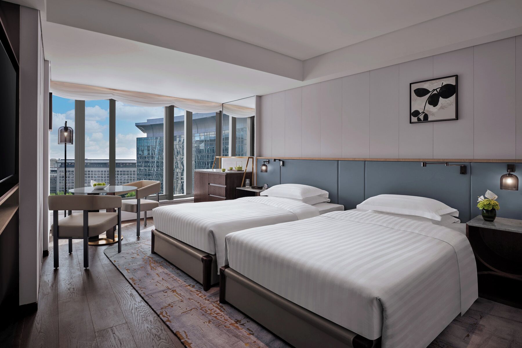 Habitación, 2 camas individuales (Club Access) | Ropa de cama de alta calidad, edredones de plumas, minibar y caja fuerte