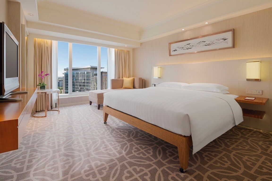 Ropa de cama de alta calidad, cubrecamas y minibar 