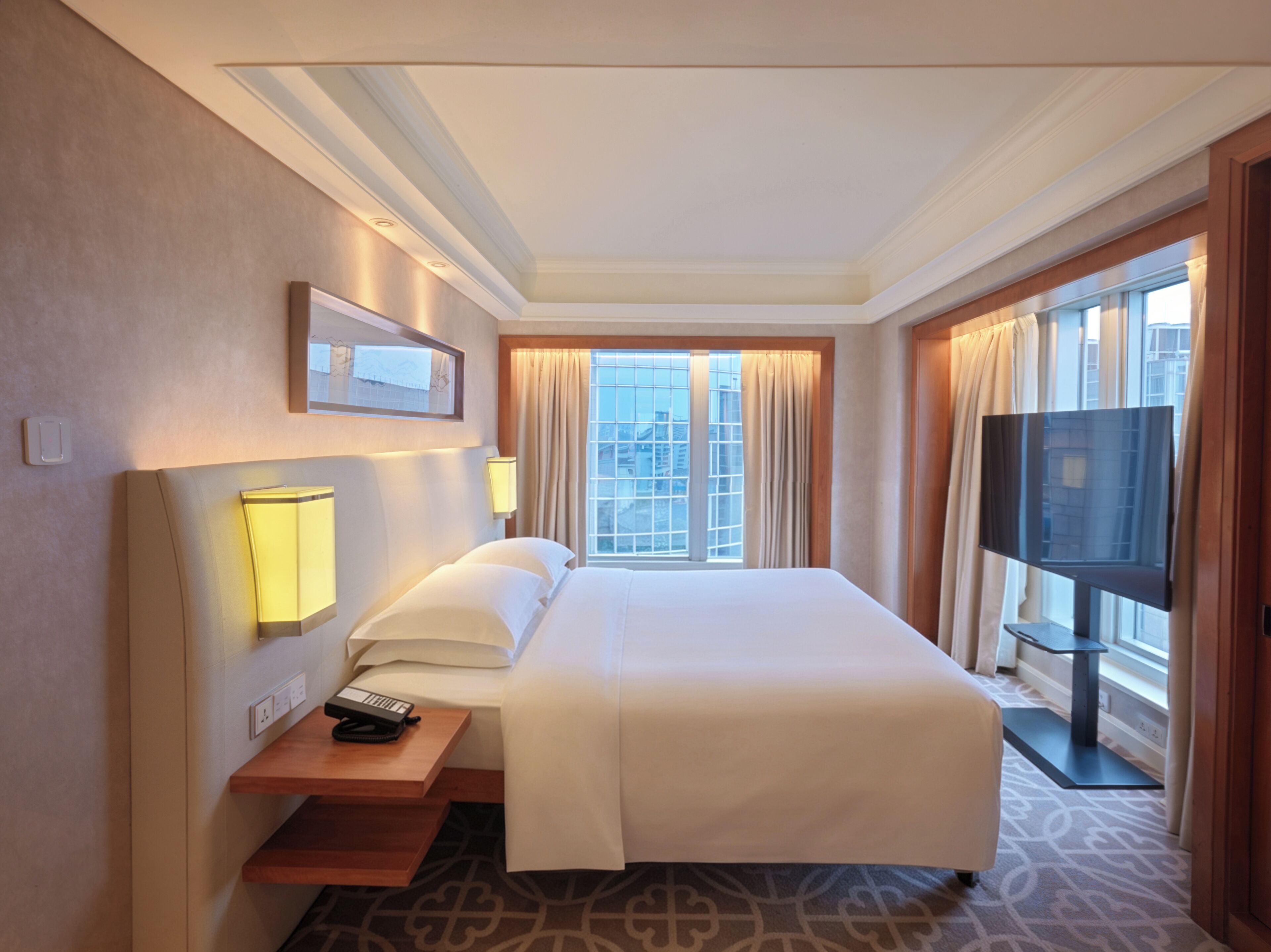 Phòng Suite dành cho gia đình, 2 phòng ngủ (2 King Beds) | Bộ đồ giường cao cấp, chăn bông, minibar, két bảo mật tại phòng 