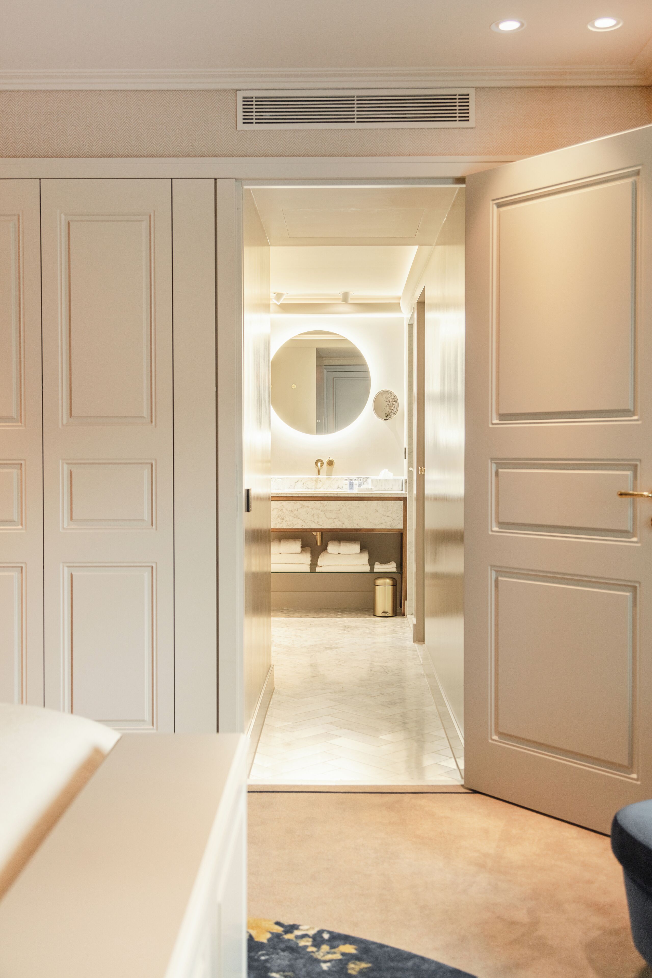 grand room, garden view | bathroom | designer toiletries, hair dryer, bathrobes, towels
