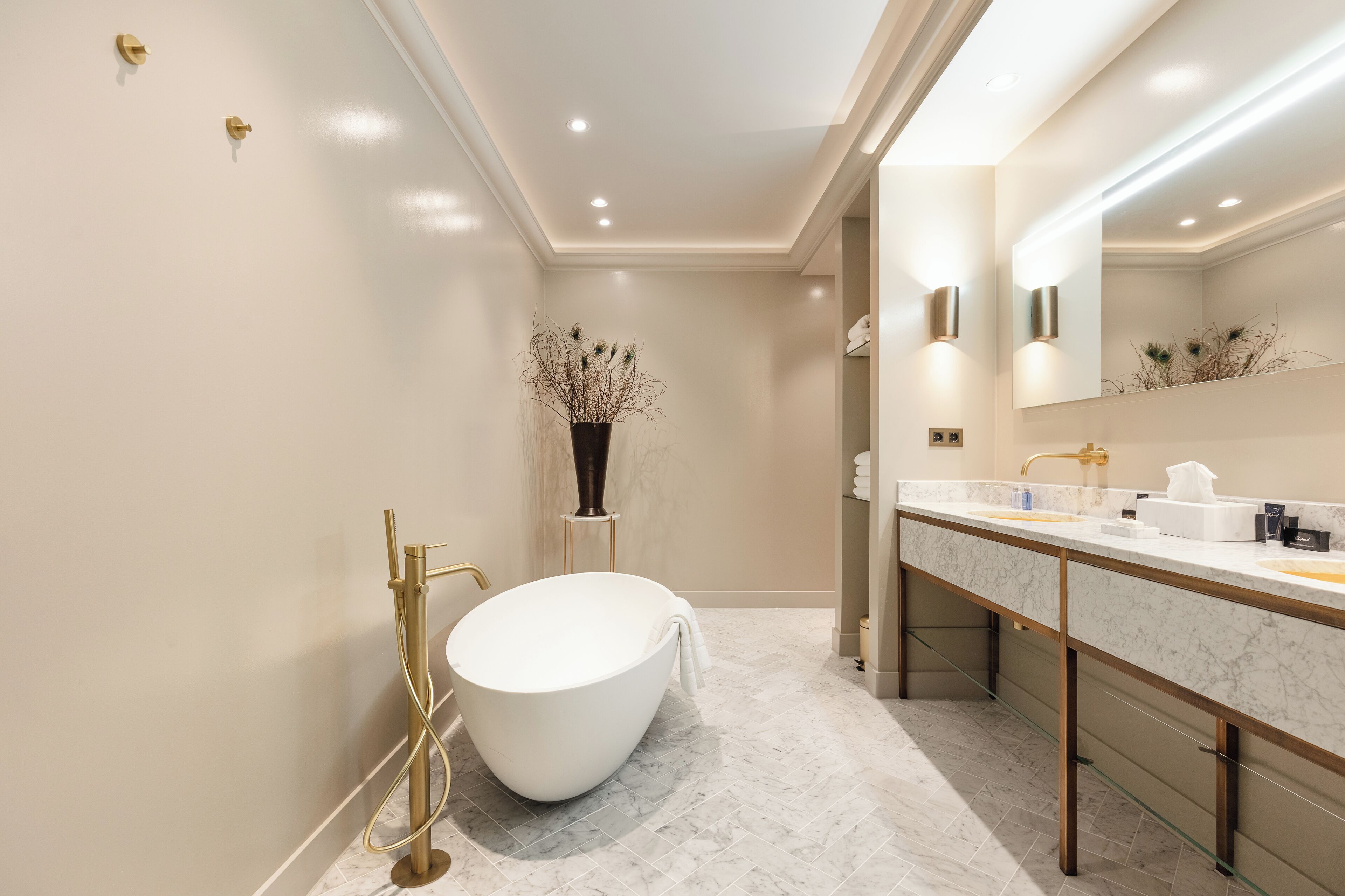 grand room, garden view (bath) | bathroom | designer toiletries, hair dryer, bathrobes, towels