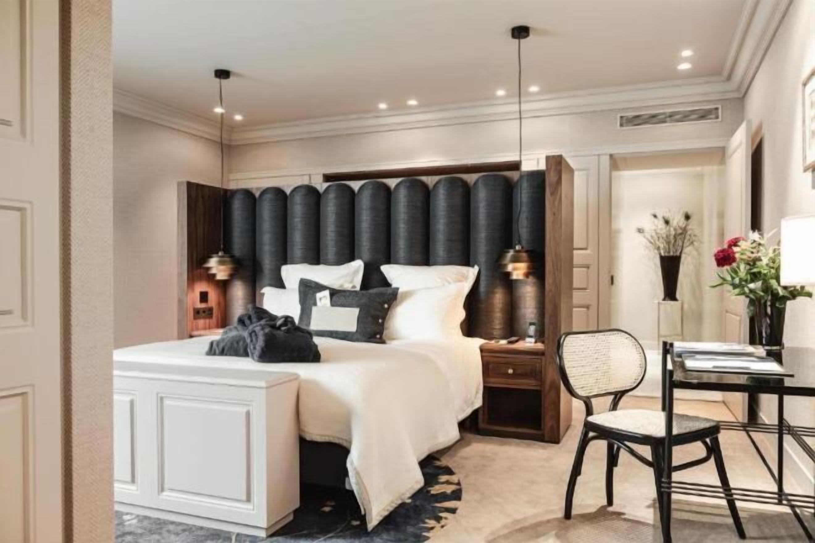 Egyptian cotton sheets, hypo-allergenic bedding, minibar, in-room safe