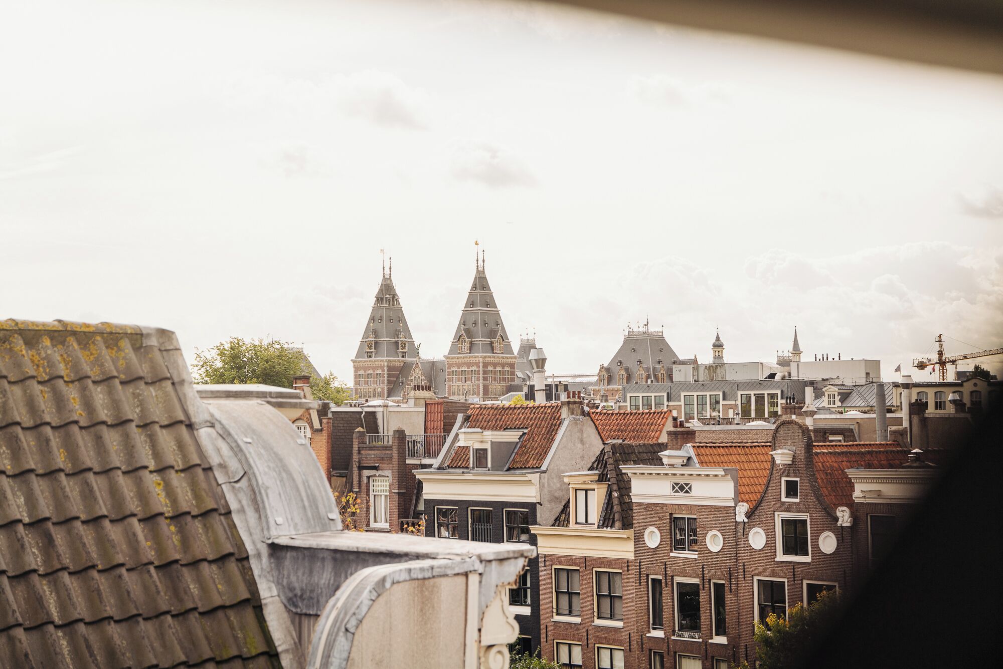 1 bedroom, egyptian cotton sheets, hypo-allergenic bedding, minibar