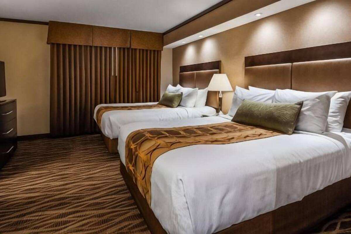 Minibar, in-room safe, iron/ironing board, free rollaway beds