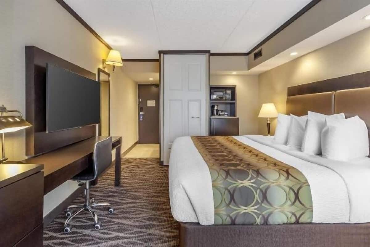 Minibar, coffres-forts dans les chambres, fer et planche Ă repasser