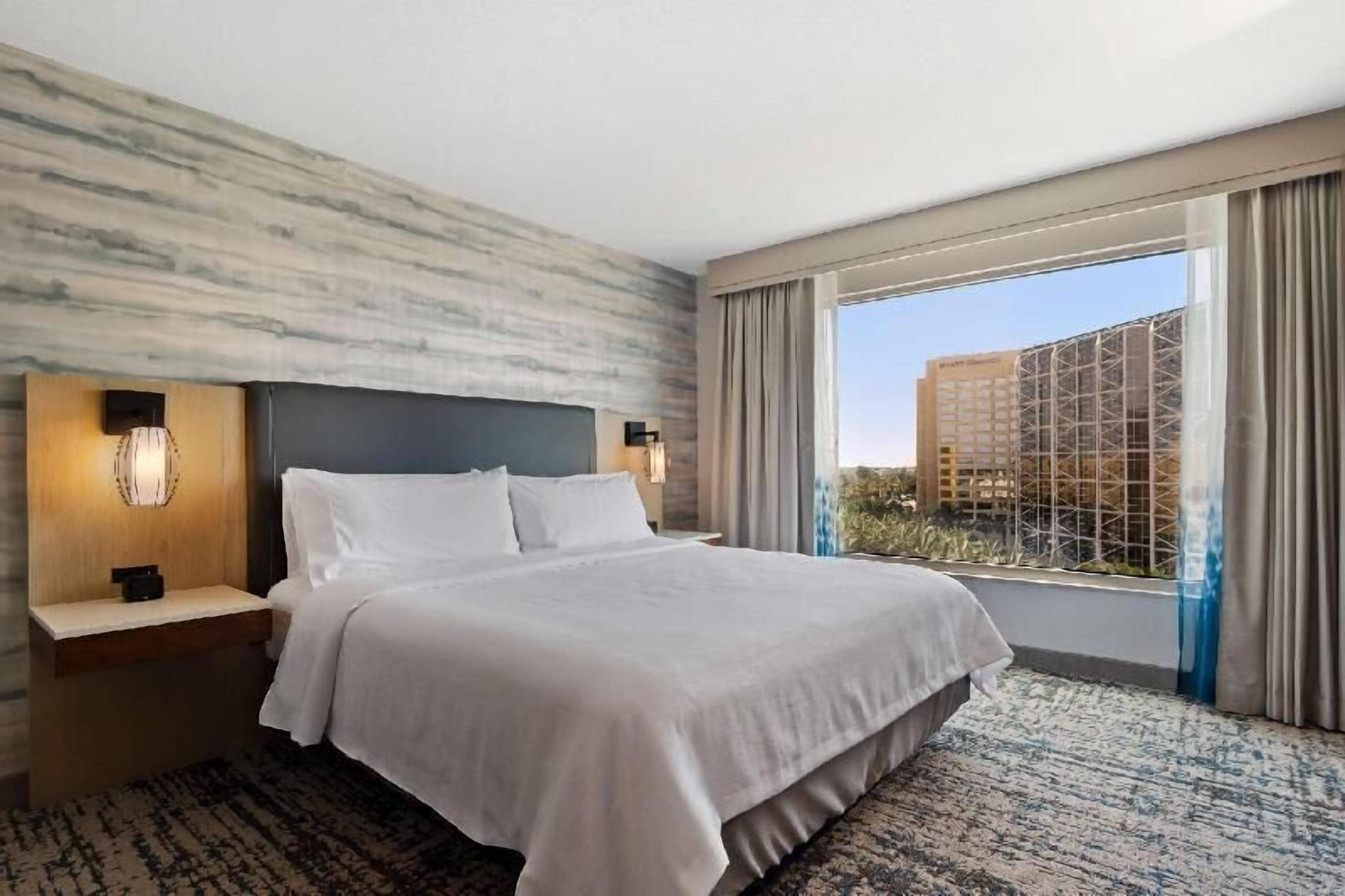 1 bedroom, hypo-allergenic bedding, in-room safe, desk