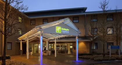 Holiday Inn Express Milton Keynes by IHG