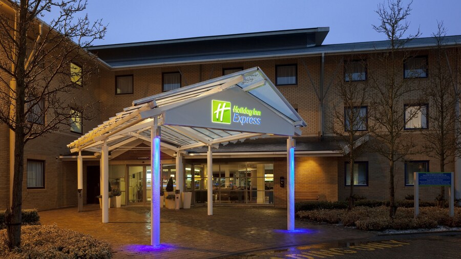 Holiday Inn Express Milton Keynes by IHG