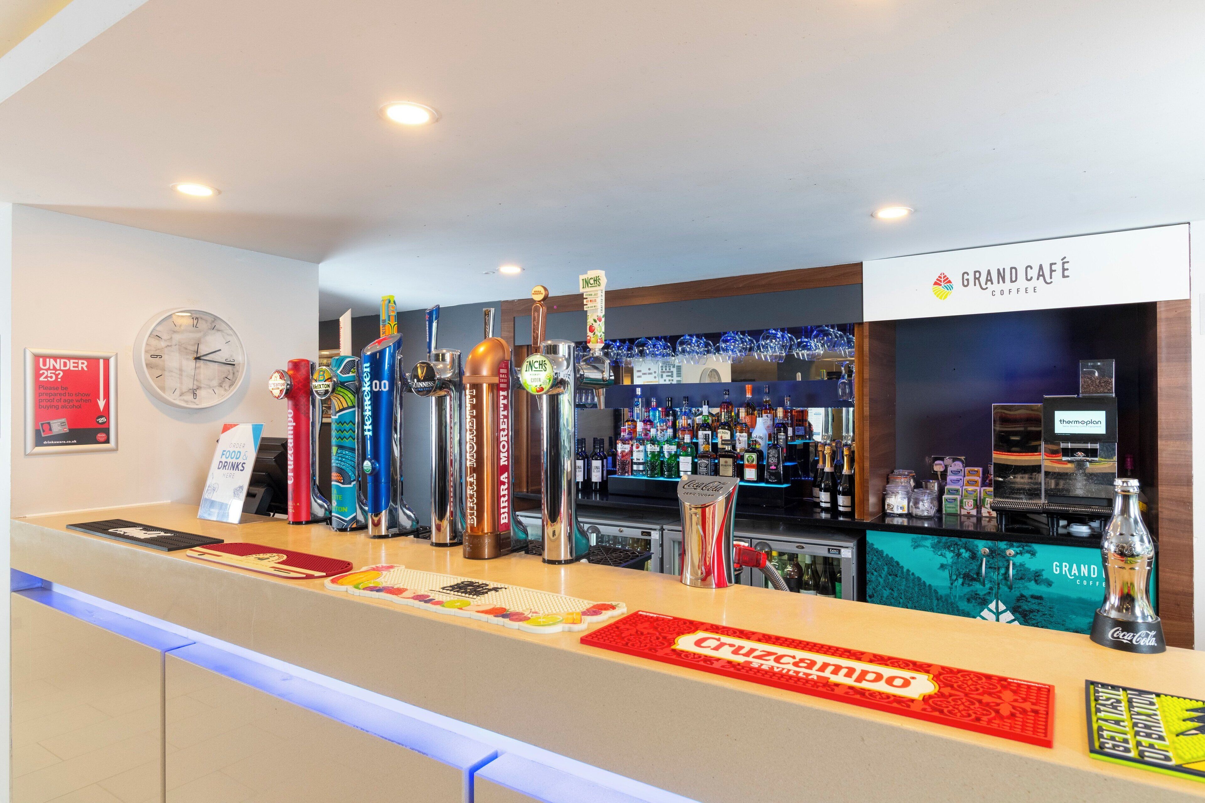 Photo - Holiday Inn Express Milton Keynes, An Ihg