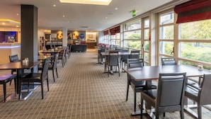 Unclassified image, 5 of 78, button - Holiday Inn Express Milton Keynes by IHG (Milton Keynes)
