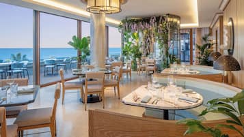 Petit déjeuner buffet servi tous les jours en supplément
