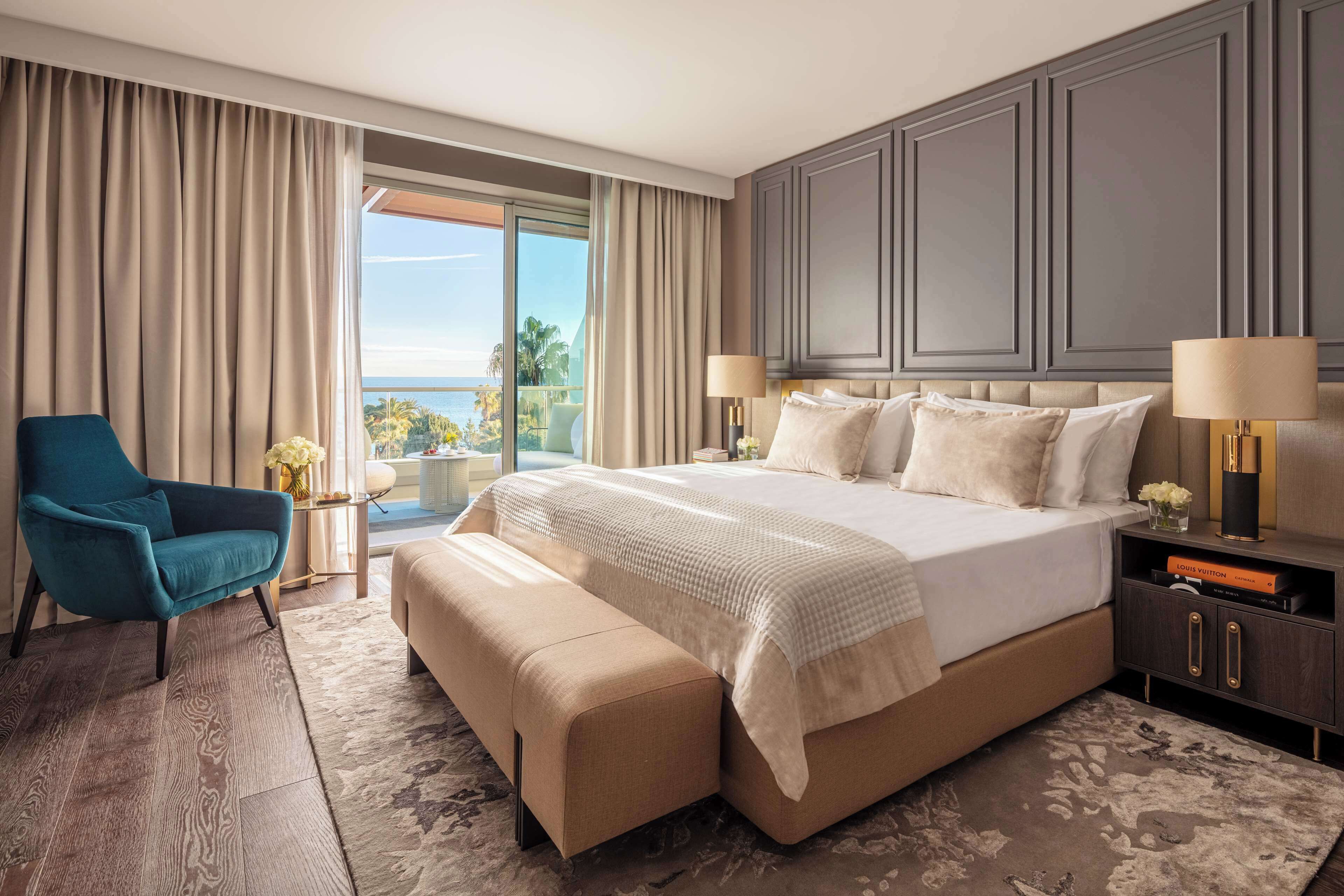 Literie hypoallergénique, minibar, bureau, draps fournis